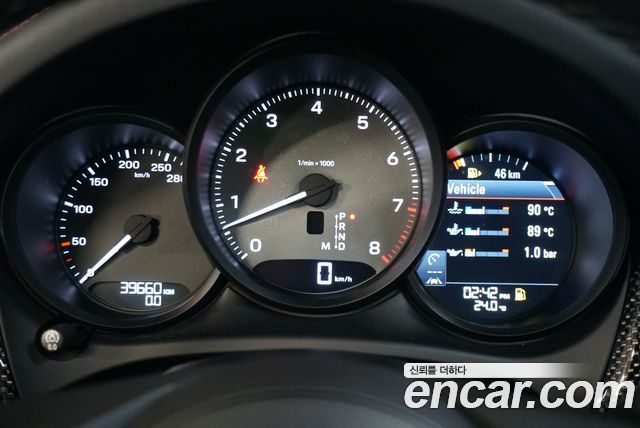 Porsche Macan 2022 — photo 8