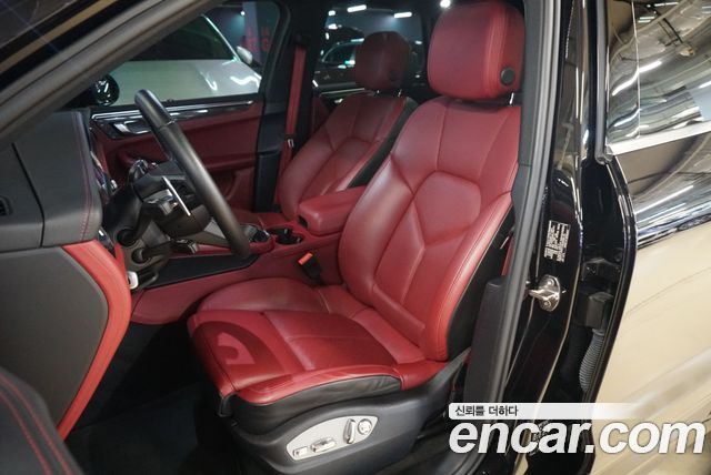 Porsche Macan 2022 — photo 11