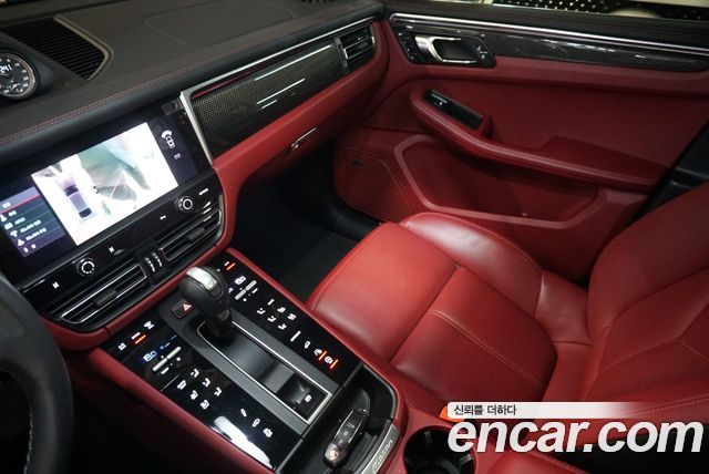 Porsche Macan 2022 — photo 12