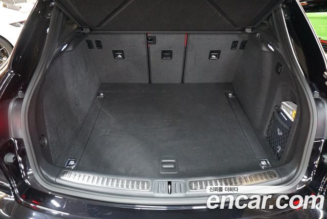 Porsche Macan 2022 — photo 18