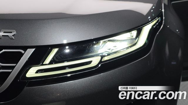 Land Rover Range Rover Evoque 2020 — photo 8