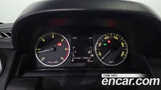 Land Rover Discovery 2016 — photo 8