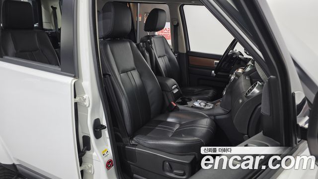 Land Rover Discovery 2016 — photo 12