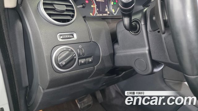 Land Rover Discovery 2016 — photo 16