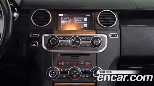 Land Rover Discovery 2016 — photo 19