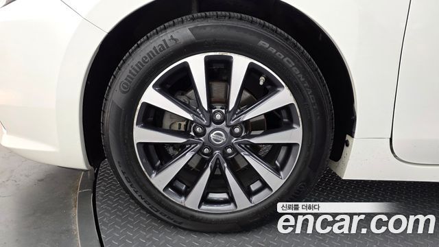 Nissan Altima 2017 — photo 5
