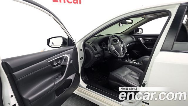 Nissan Altima 2017 — photo 10