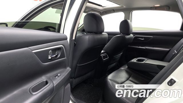 Nissan Altima 2017 — photo 11