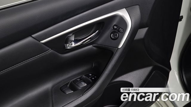 Nissan Altima 2017 — photo 16