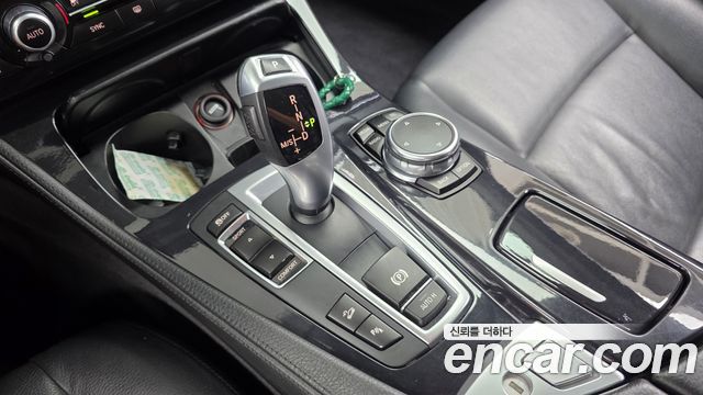 BMW 5-Series 2015 — photo 9