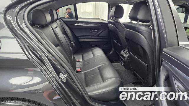 BMW 5-Series 2015 — photo 12