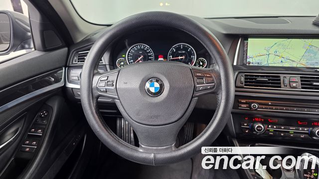 BMW 5-Series 2015 — photo 13