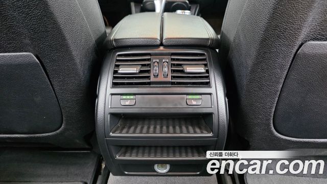 BMW 5-Series 2015 — photo 18