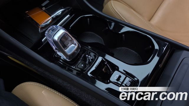 Volvo XC40 2021 — photo 12