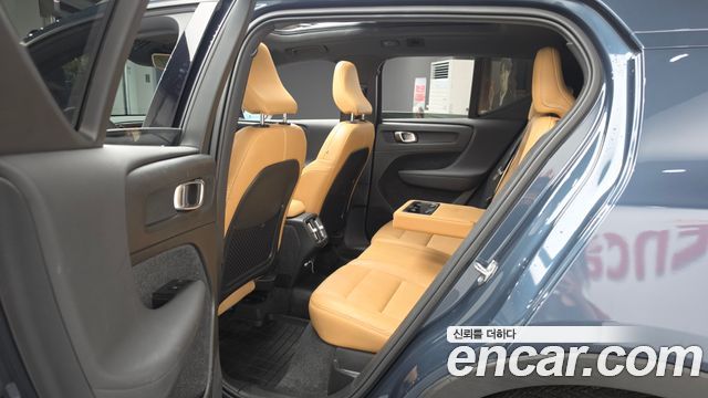 Volvo XC40 2021 — photo 16