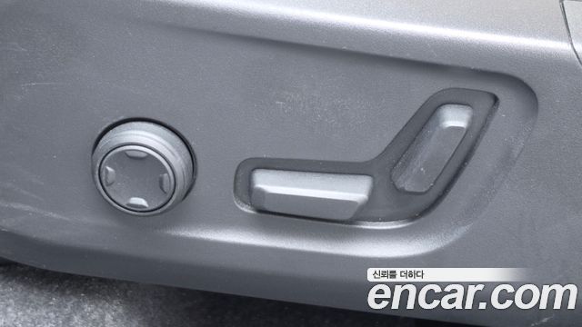 Volvo XC40 2021 — photo 21
