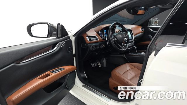 Maserati Ghibli 2018 — photo 10