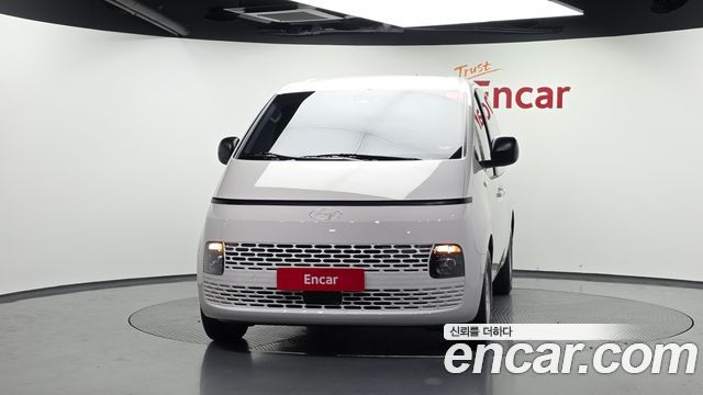 Hyundai Staria 2025 — photo 3