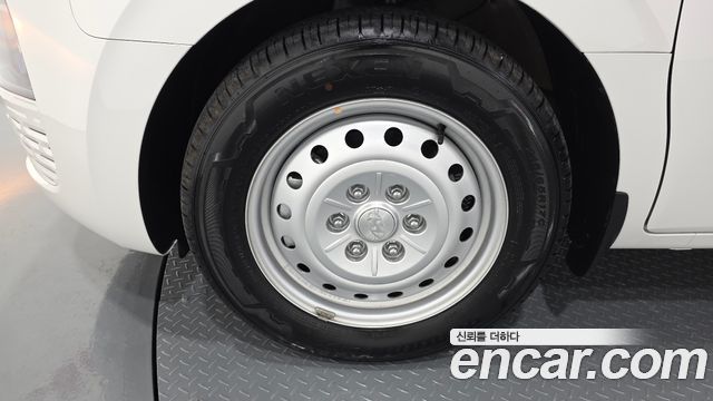 Hyundai Staria 2025 — photo 5