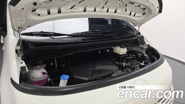 Hyundai Staria 2025 — photo 6