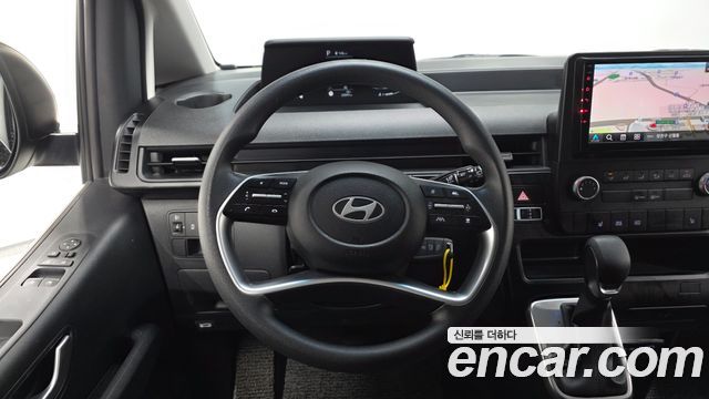 Hyundai Staria 2025 — photo 13