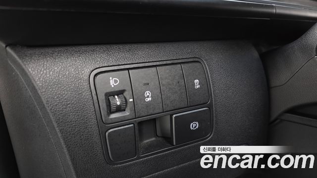 Hyundai Staria 2025 — photo 15