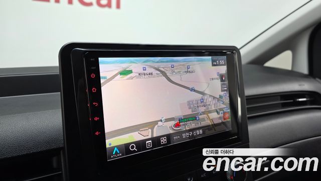Hyundai Staria 2025 — photo 17
