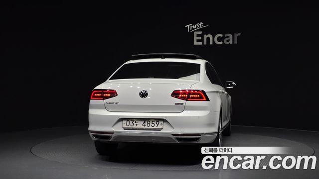 Volkswagen Passat 2018 — photo 4