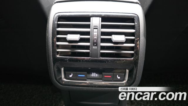 Volkswagen Passat 2018 — photo 19