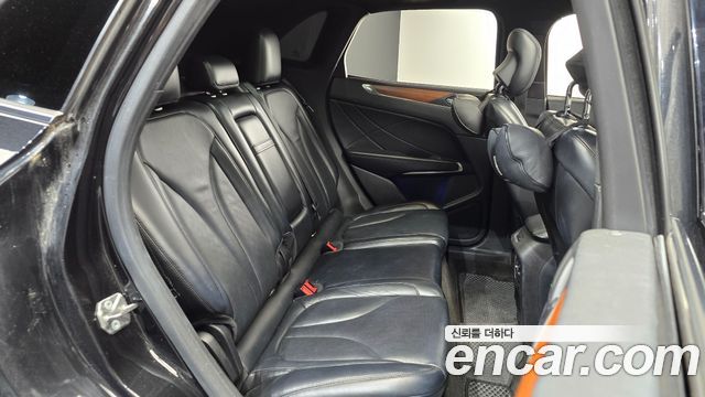 Lincoln MKC 2015 — photo 11