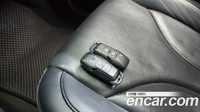 Lincoln MKC 2015 — photo 15