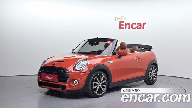 Mini Cooper Convertible 2021 — photo 1