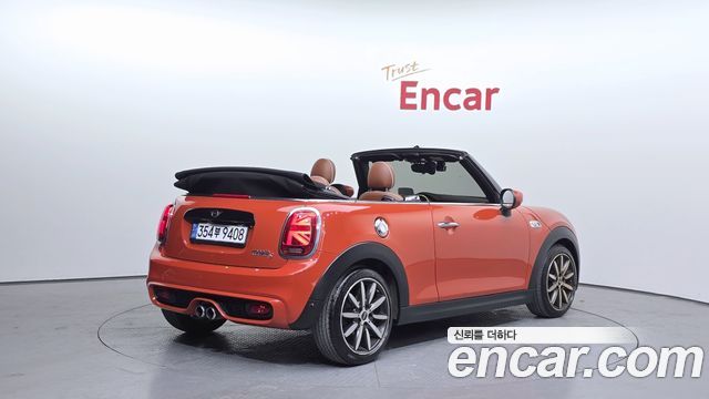 Mini Cooper Convertible 2021 — photo 2