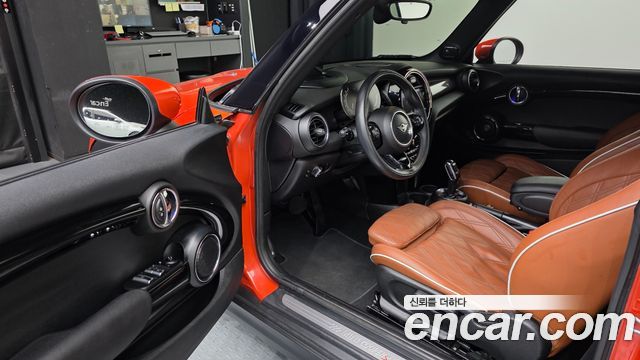Mini Cooper Convertible 2021 — photo 10