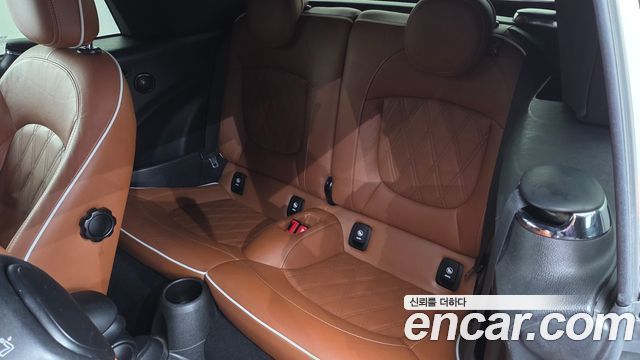 Mini Cooper Convertible 2021 — photo 11