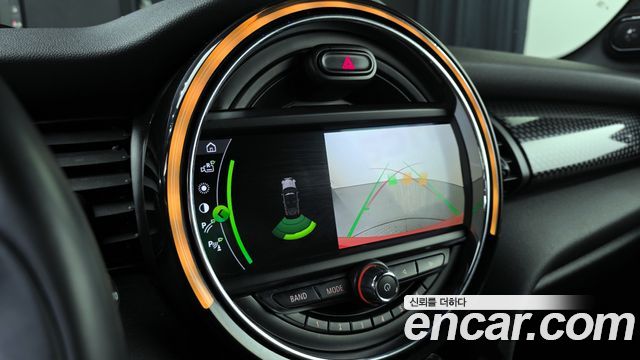 Mini Cooper Convertible 2021 — photo 12