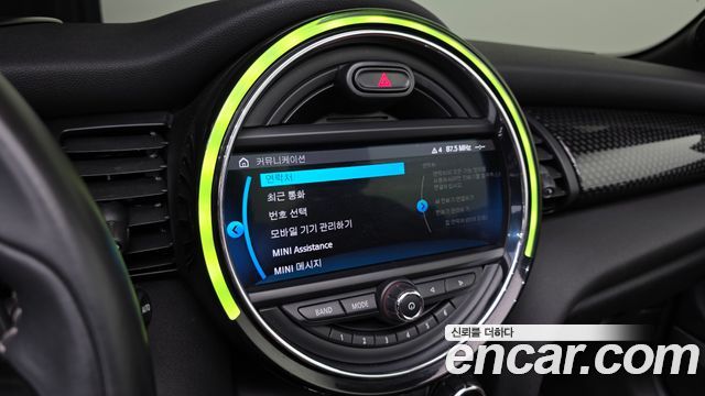 Mini Cooper Convertible 2021 — photo 13