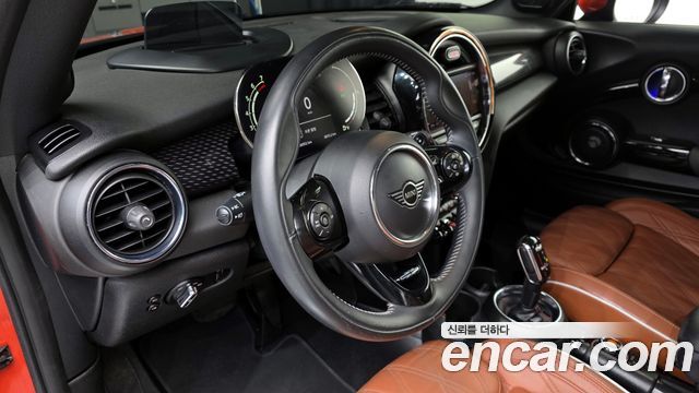 Mini Cooper Convertible 2021 — photo 14