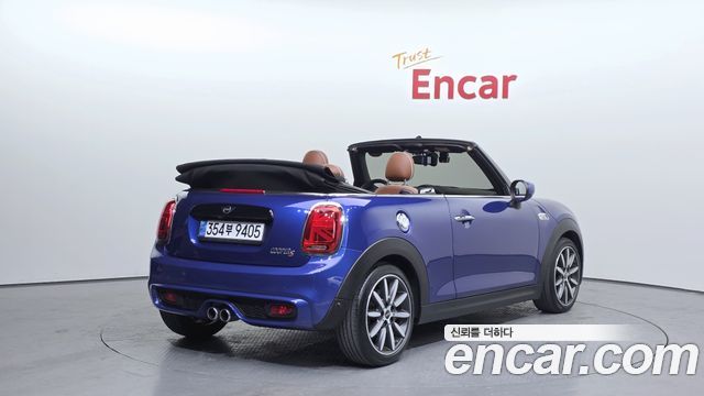 Mini Cooper Convertible 2021 — photo 2