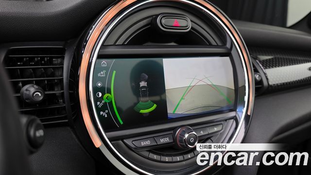 Mini Cooper Convertible 2021 — photo 12