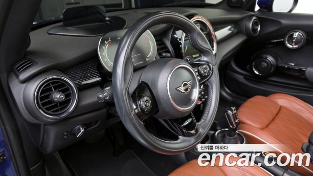 Mini Cooper Convertible 2021 — photo 13
