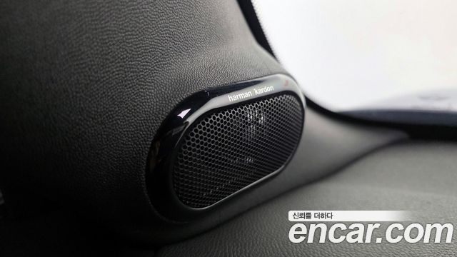 Mini Cooper Convertible 2021 — photo 18