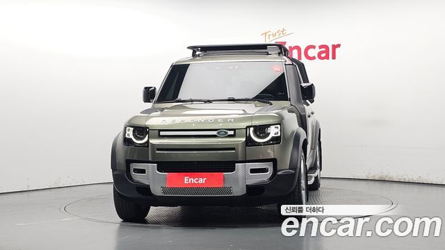 Land Rover Defender 2022 — photo 3