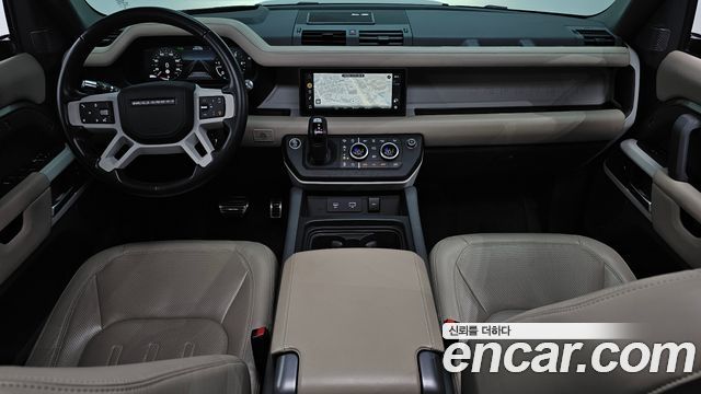 Land Rover Defender 2022 — photo 10