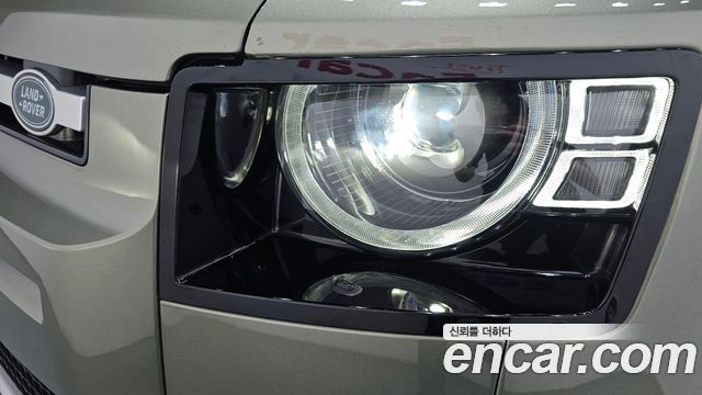 Land Rover Defender 2022 — photo 8