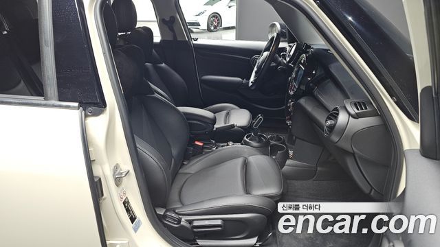 Mini Cooper 2020 — photo 10