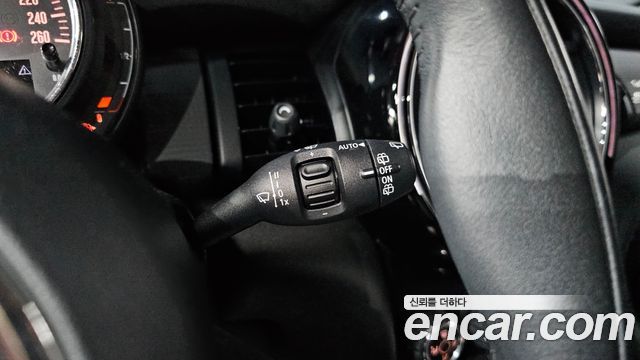 Mini Cooper 2020 — photo 17
