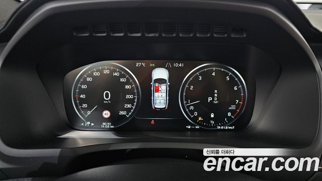 Volvo XC90 2021 — photo 11