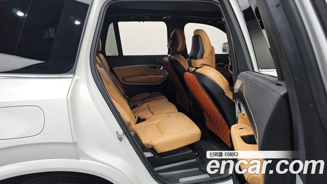 Volvo XC90 2021 — photo 17