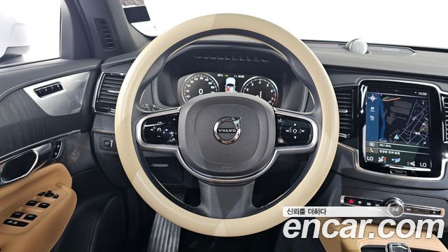 Volvo XC90 2021 — photo 19